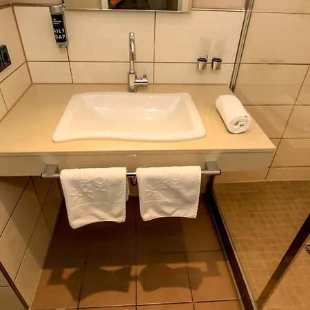 Nordseehotel Kroeger فندق لانغيوغ